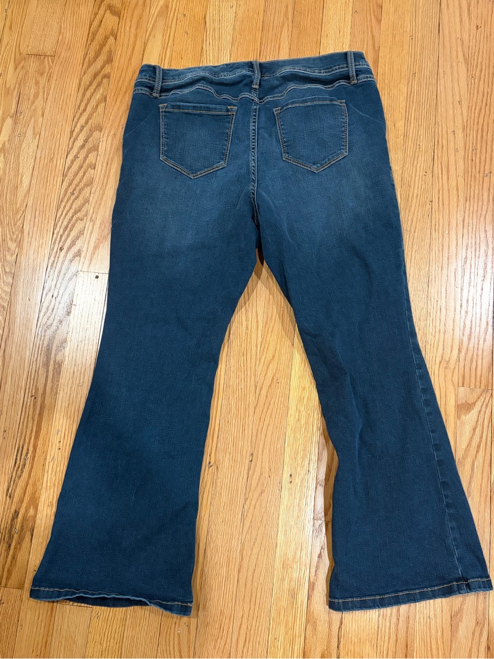 Torrid Medium Wash Luxe Slim Bootcut Jeans - Picture 3 of 6